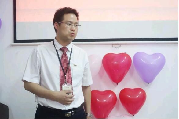 鄭州北大青鳥翔天信鴿企業(yè)化帶班——鄭州銘鑫科技公司開業(yè)了
