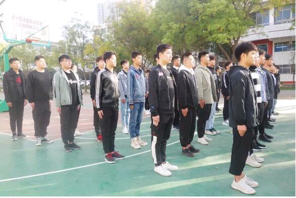 鄭州北大青鳥翔天信鴿第四期軍訓