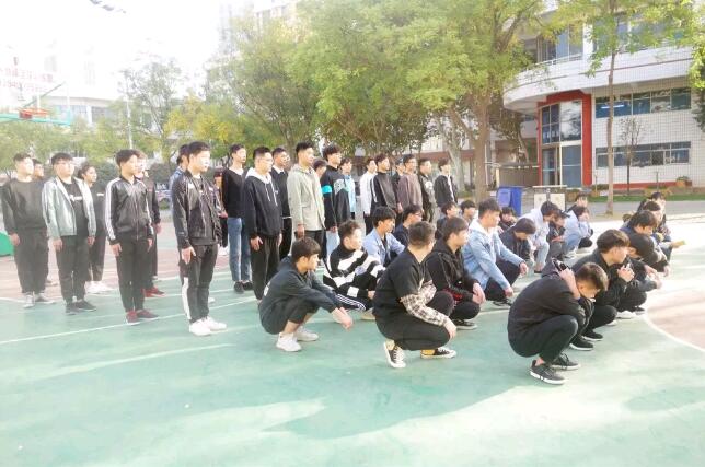 鄭州北大青鳥翔天信鴿第四期軍訓