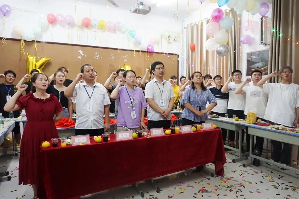 鄭州北大青鳥翔天信鴿KC13開業(yè)典禮