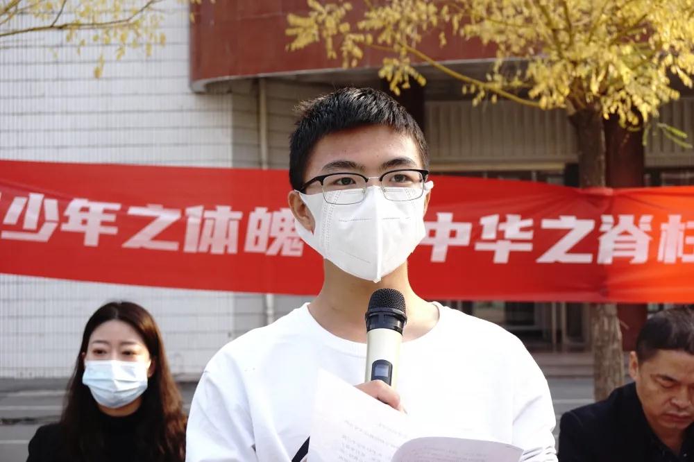 鄭州北大青鳥翔天信鴿2021級(jí)啟蒙星專業(yè)新生軍訓(xùn)匯演