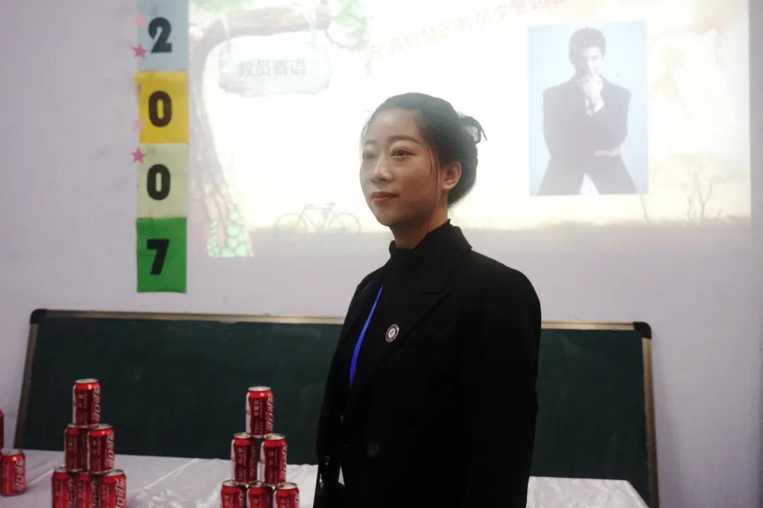 鄭州北大青鳥翔天信鴿啟蒙星TS01班結(jié)業(yè)典禮