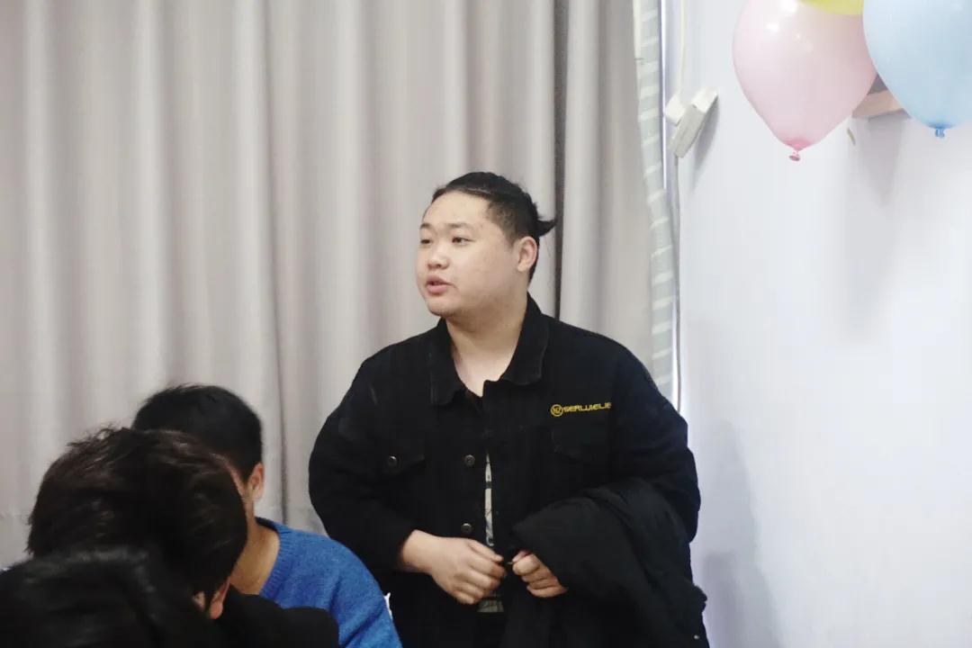 鄭州北大青鳥翔天信鴿啟蒙星TS01班結(jié)業(yè)典禮
