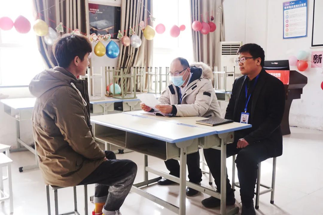 鄭州北大青鳥翔天信鴿學(xué)校學(xué)員們的模擬面試活動