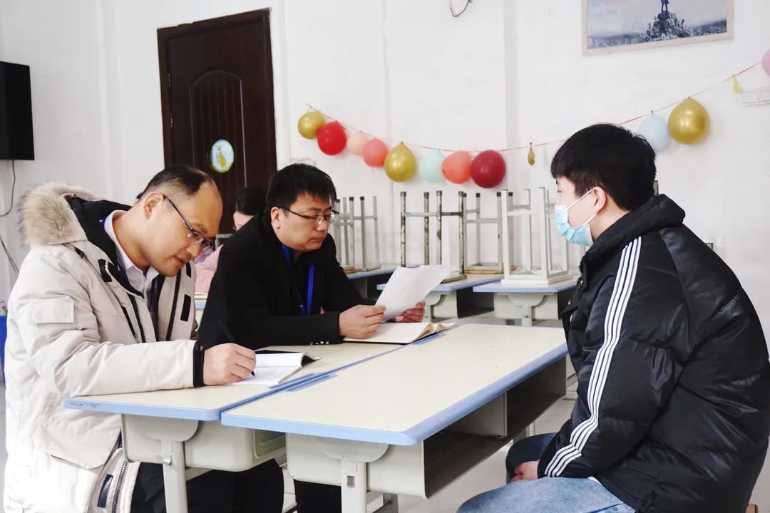 鄭州北大青鳥翔天信鴿學(xué)校學(xué)員們的模擬面試活動
