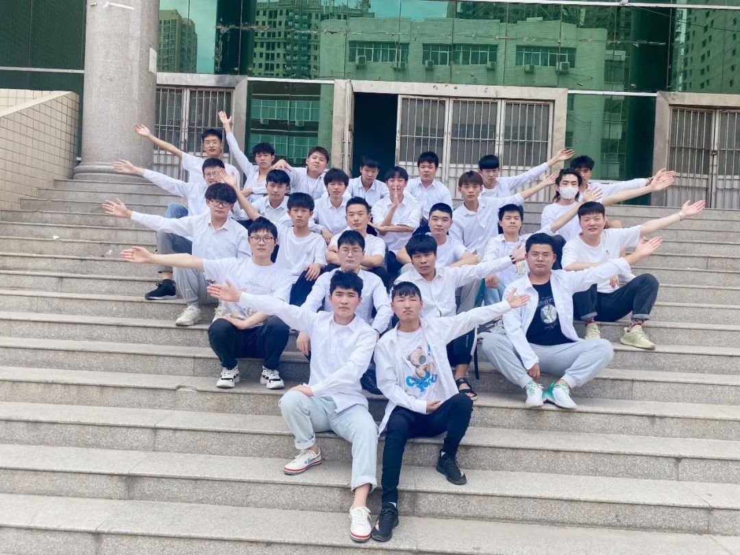 在內(nèi)卷和AI之下計算機專業(yè)是不是很不推薦了