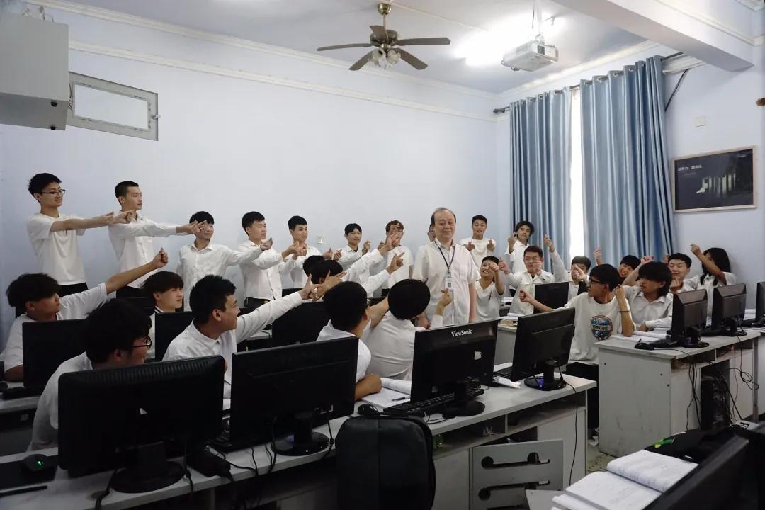 在鄭州怎么選好點的計算機培訓學校?